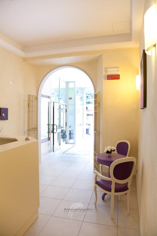 Albergo Roma Borgo Val di Taro Exteriör bild
