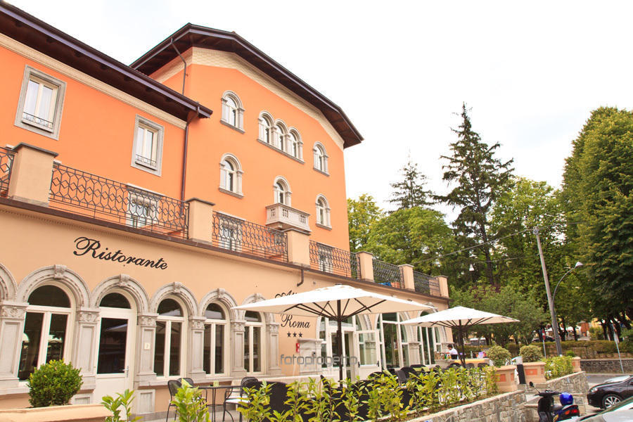 Albergo Roma Borgo Val di Taro Exteriör bild