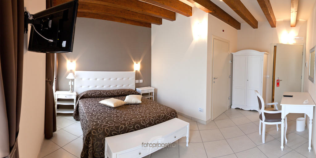 Albergo Roma Borgo Val di Taro Rum bild
